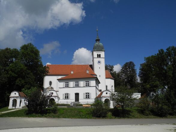 Wallfahrtskirche Mariä Himmelfahrt im Abensberger Ortsteil Allersdorf im Hopfenland Hallertau