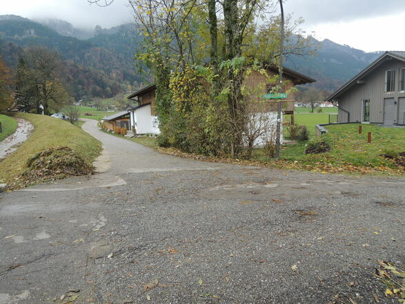 Über die Kreuzung in den Martin-Luther-Weg