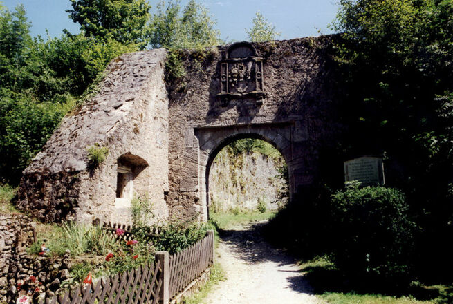 Burg Streitberg, Toranlage aus dem 16. Jahrhundert.