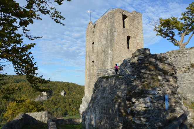das Ziel dieses Etappen-Rundwegs &gt; die Neideck