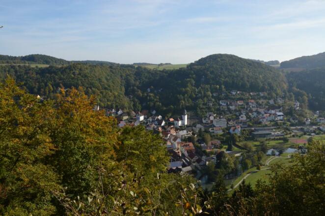 Blick vom Frauenstein auf Muggendorf im Wiesenttal