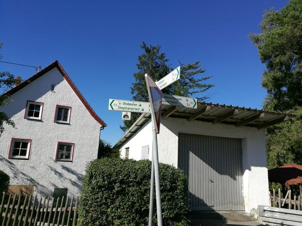 Wegweiser nach Stephansried