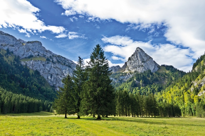 Der Geiselstein dominiert das Panorama am Wankerfleck.