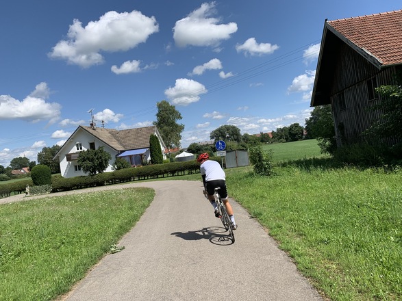 Rennrad am Ende des DB-Günztalrads bei Westerheim