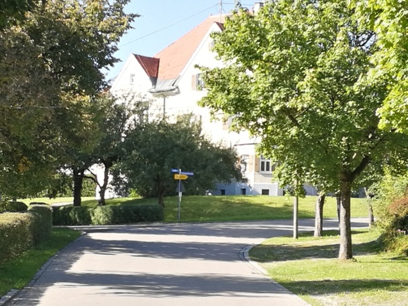 Richtung Ortsausgang Attenhausen