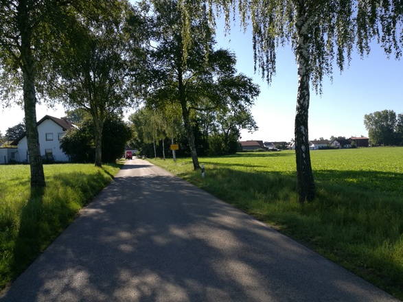 Straße nach Attenhausen