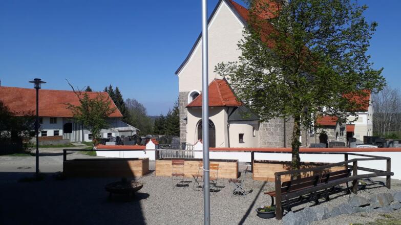 Kirche in Böhen