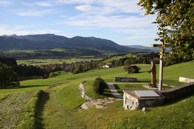 Mariengedenkstätte über Altstädten
