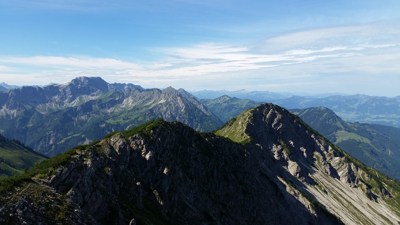 Gratverlauf mit dem Iseler als Abschluss. 