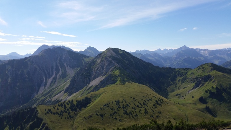 Blick hinüber zu Bschießer und Ponten