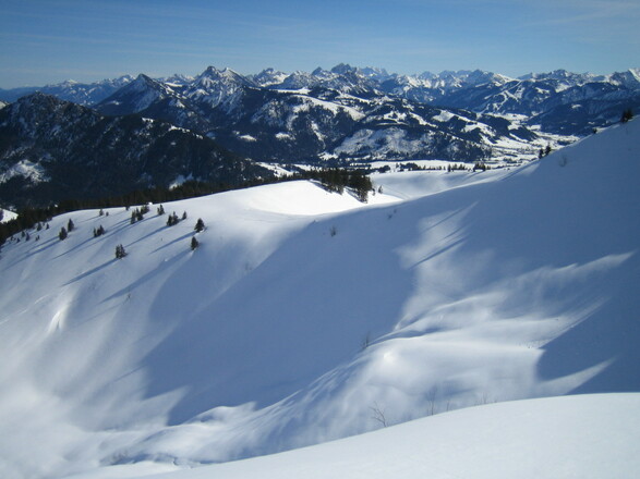 Blick auf Hörnlesee und Tannheimer Berge