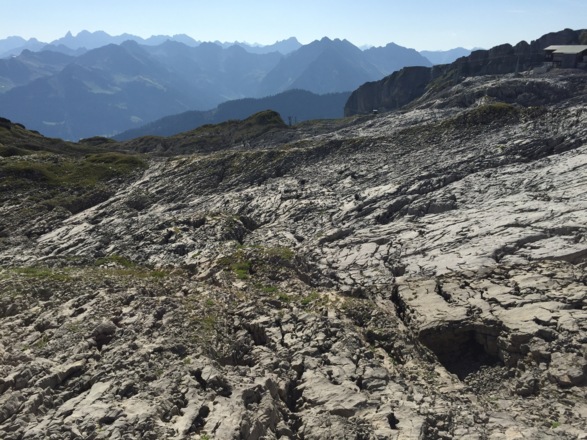 Karge Karstlandschaft