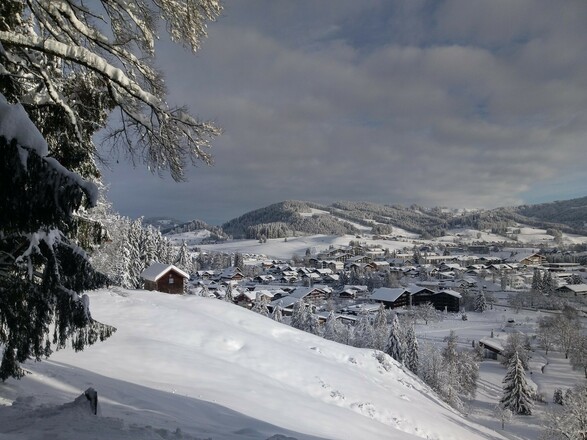 Traumhafter Blick auf Oberstaufen und das Lindner Parkhotel & Spa
