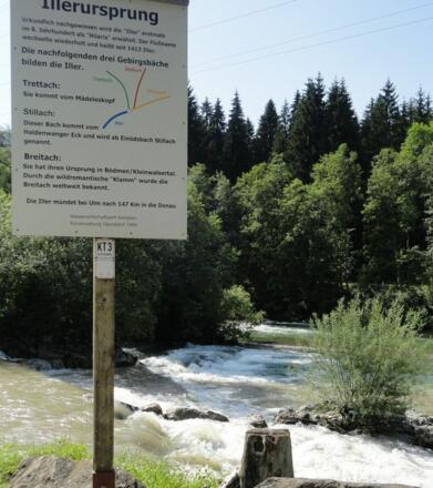 Informationstafel am Iller-Ursprung bei Fischen im Allgäu