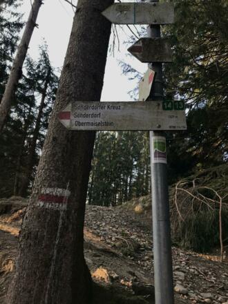 Wegweiser Richtung Sonderdorfer Kreuz