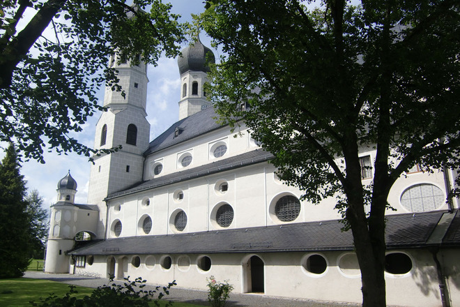 Wallfahrtskirche und Museum Weihenlinden