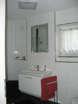Ferienwohnung Maintalblick - Badezimmer