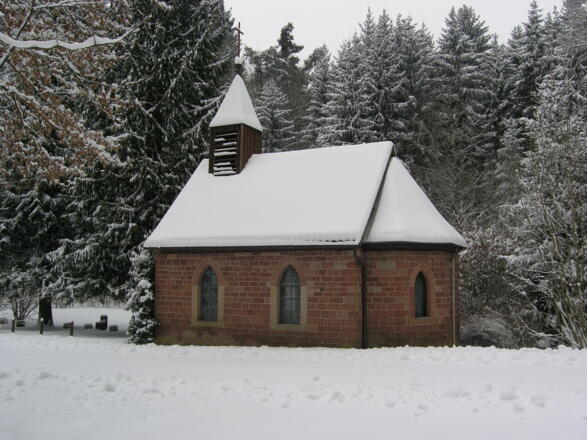 Waldkapelle im Winter
