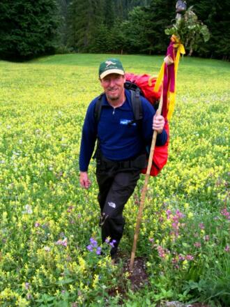 Pilger auf dem Weg zur Postalm