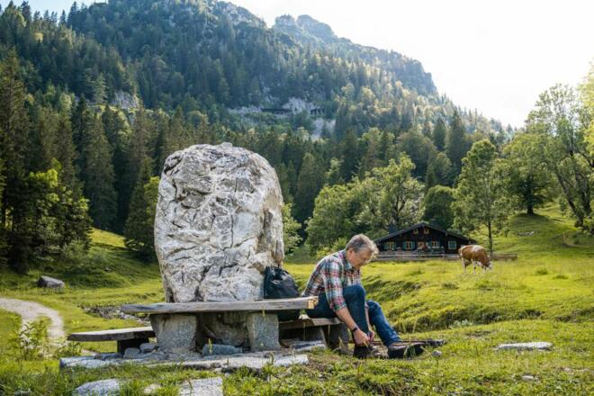 "Wendelsteinbank" unterhalb der Mailalm - Künstlerweg
