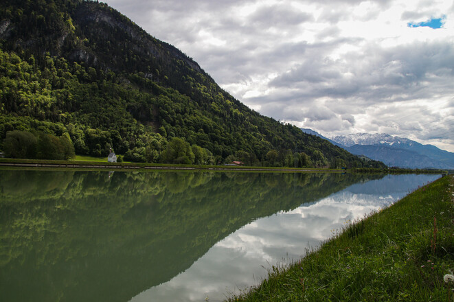 Inndamm, Blick Kranzhorn und Kaisergebirge