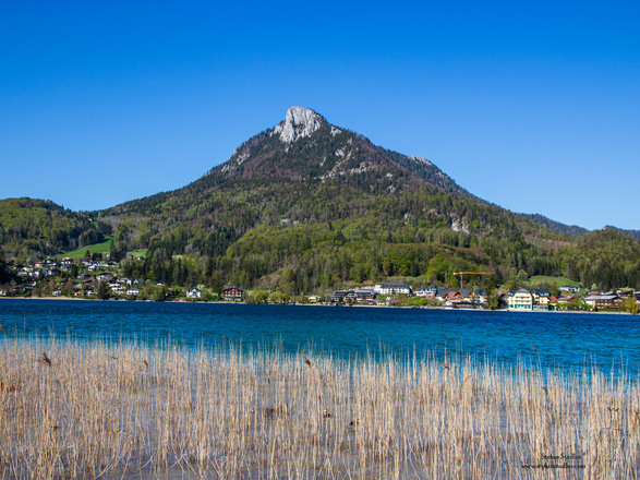 Der Frauenkopf steht direkt über dem Fuschlsee.