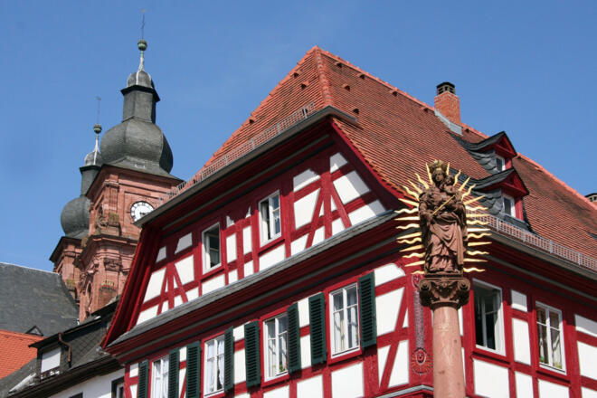 Marktplatz mi Mariensäule in Amorbach