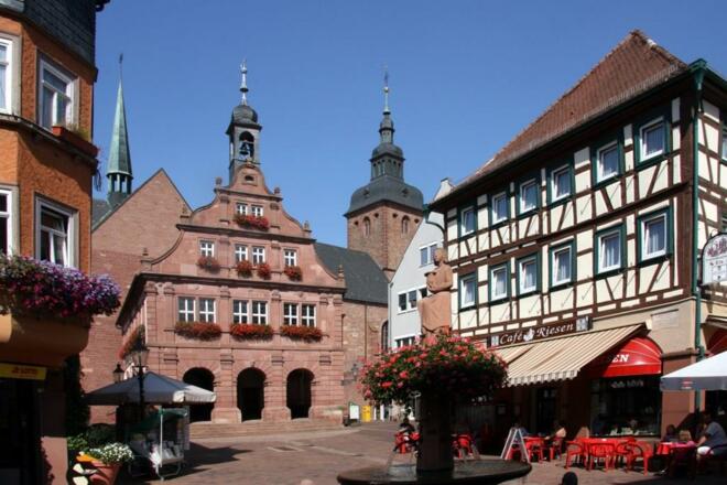Altes Rathaus am Marktplatz in Buchen (Odenwald)