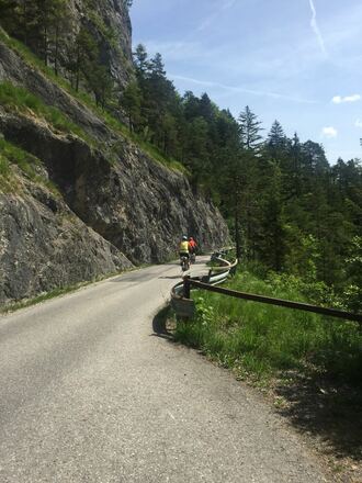 Radweg entlang der Strubklamm