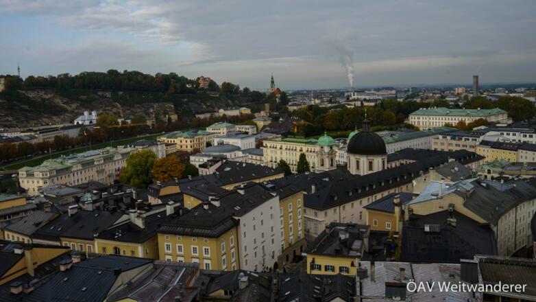 Rückblick auf die Stadtmitte Salzburgs