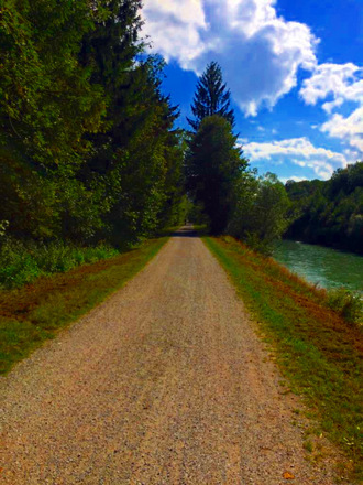 Radweg entlang der Saalach