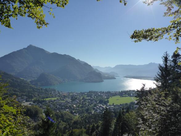 Blick auf  St.Gilgen und den Schafberg im Hintergrund