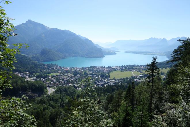 Der Mozartblick auf St. Gilgen, den Wolfgangsee und den Schafberg zur Linken