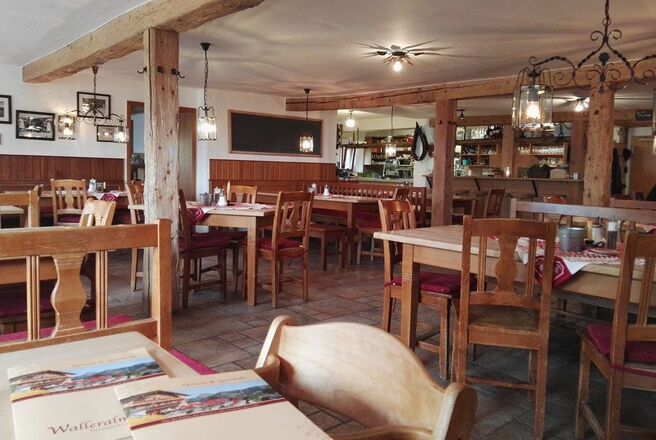 Waller Alm innen