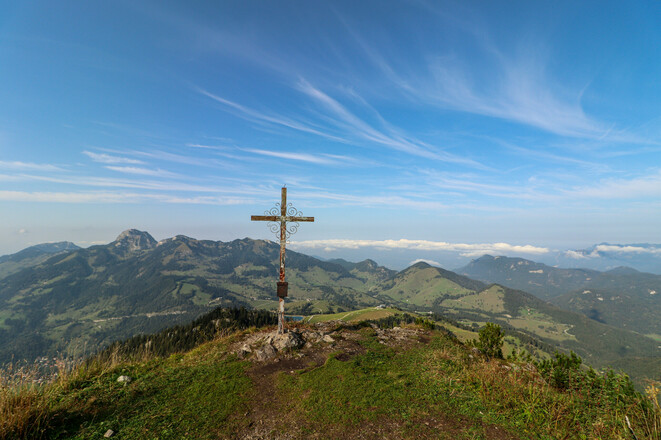 Gipfelkreuz am kleinen Traithen