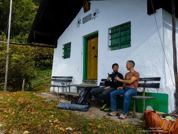 Selbstverpflegung auf der Terrasse der Bichler-Hütte