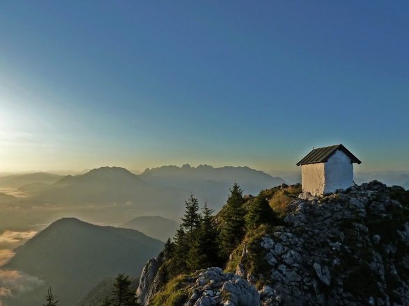 Brünnstein mit Kapelle