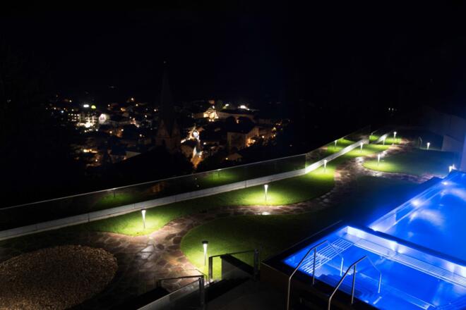 SPA Aussenbereich be Nacht
