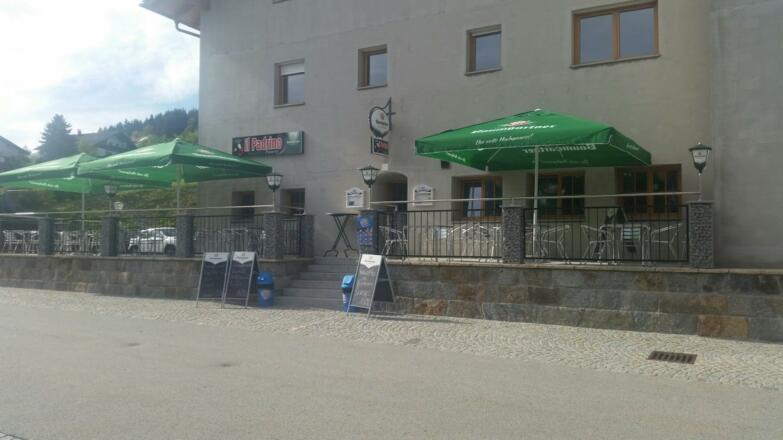Gastgarten-Terrasse