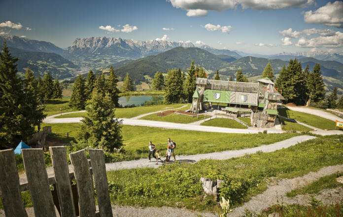 Vier Erlebniswelten am Geisterberg