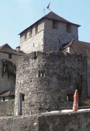 Bergfried der Schattenburg