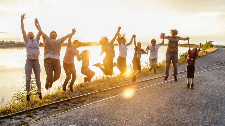 Kinder und Jugendliche an der Rheinmündung