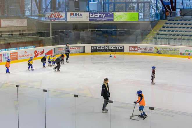 Auftanzen & Abtanzen in der Eishalle Zell am See