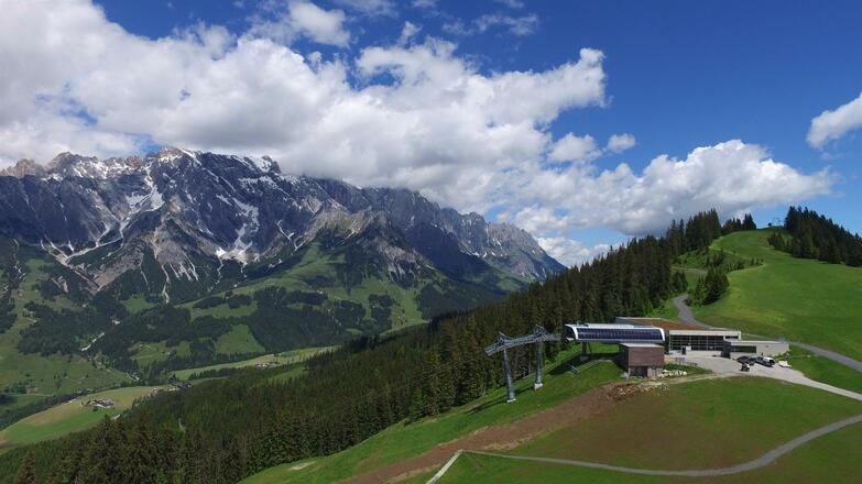 Bürglalmbahn Bergstation Sommer