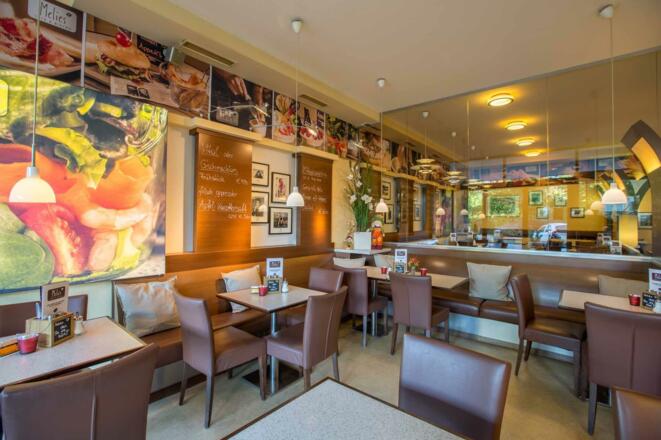 Cafe Melies
