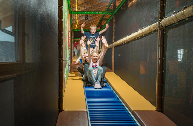 Kinder im Spielpark Damüls