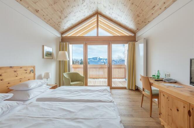 Zirbenzimmer mit Balkon