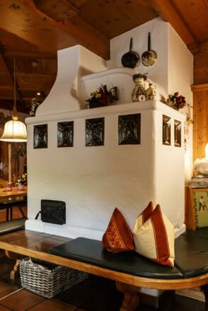 Dorfstubn Kachelofen