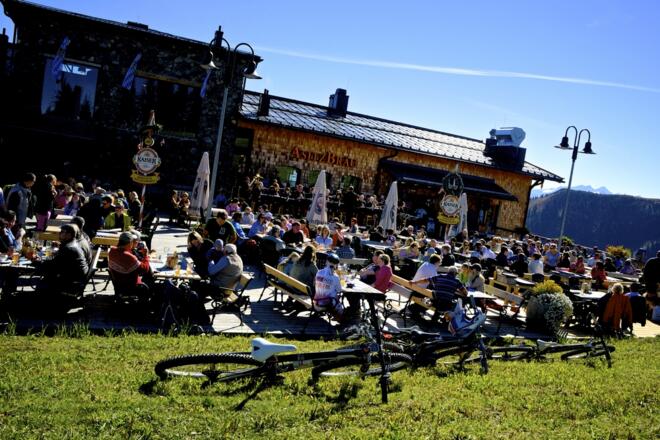 Terrasse Asitzbräu