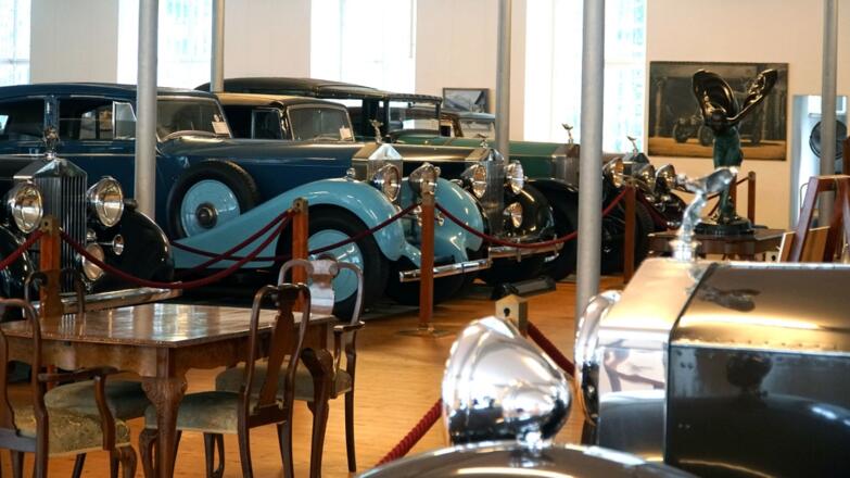 Rolls Royce Automobilmuseum - Blick in die Hall of Fame